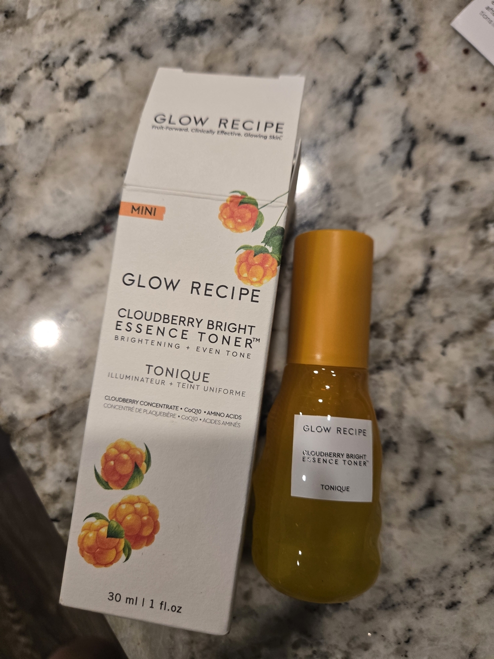 Glow Recipe Cloudberry Bright Essence Toner - Yellow & White